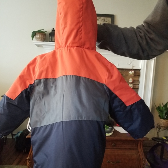 2t boys coat w zip in fleece liner - Picture 3 of 3